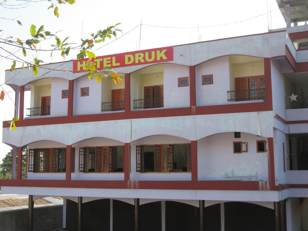 Hotel Druk Bhalukpung Buitenkant foto