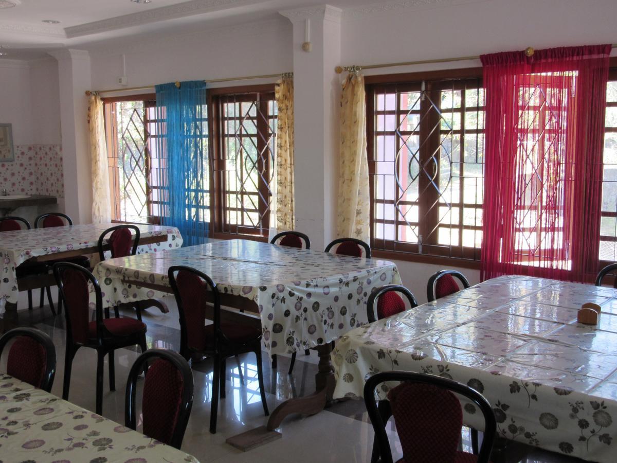 Hotel Druk Bhalukpung Buitenkant foto